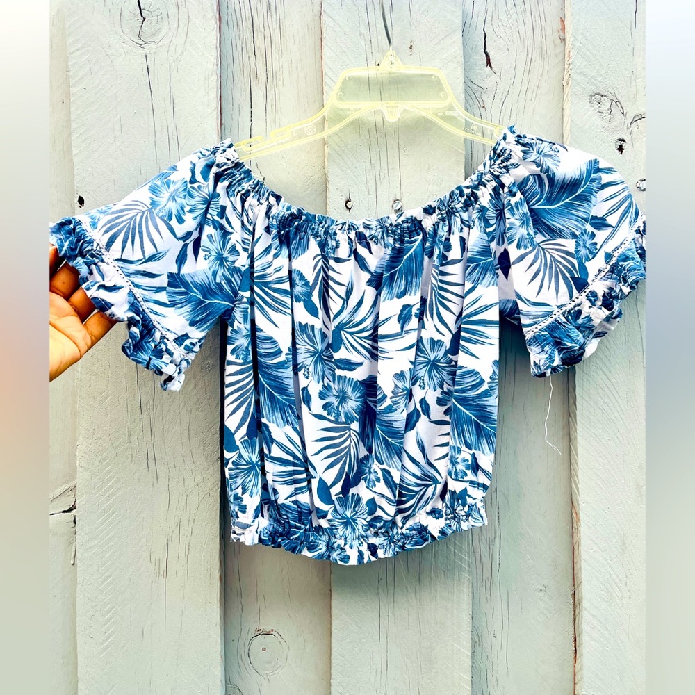 Great condition. Only worn once. Girls, sz 16 tropical top, Vintage Havana.